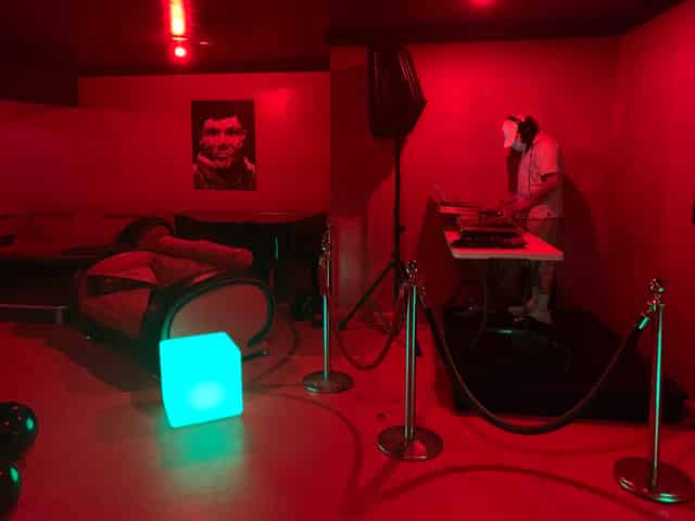 STUDIO R - RedRoom Lounge