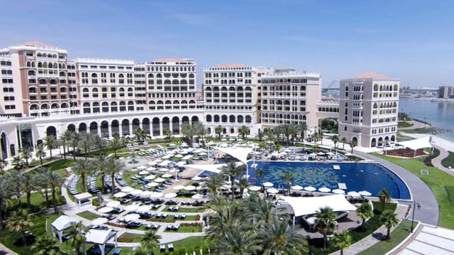 Milano 4 at The Ritz-Carlton Abu Dhabi, ideal venue for meetings and events.