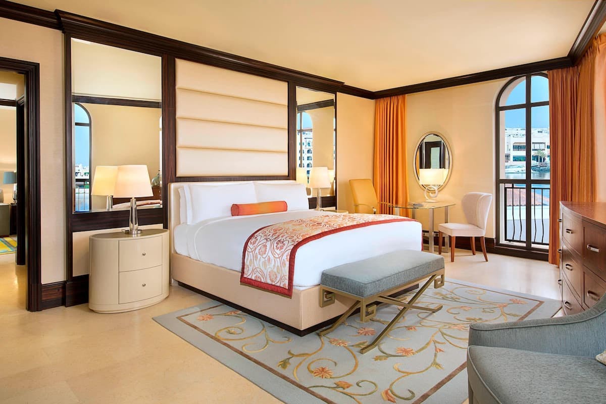 The Ritz-Carlton Abu Dhabi, Grand Canal ...