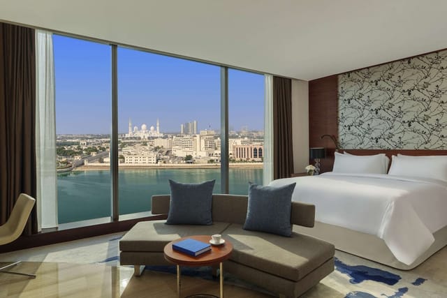 Elegant hotel room at Al Futaisi, perfect for executive retreats and VIP stays.