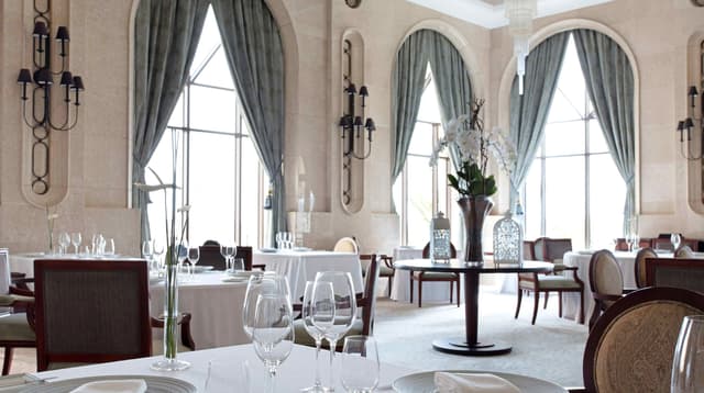 Shangri-La Hotel, Abu Dhabi