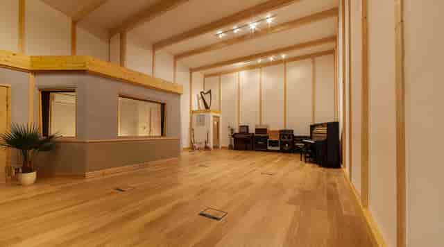 Versatile event space with high ceilings at ADR Sound Stages, ideal for workshops and music events.