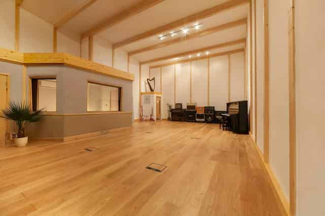 80 Hertz Recording Studios