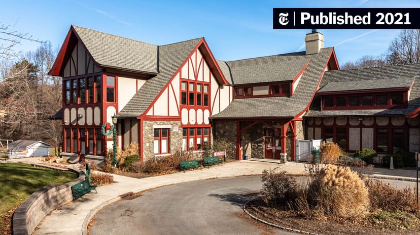 Briarcliff Manor, N.Y.: A Village ...