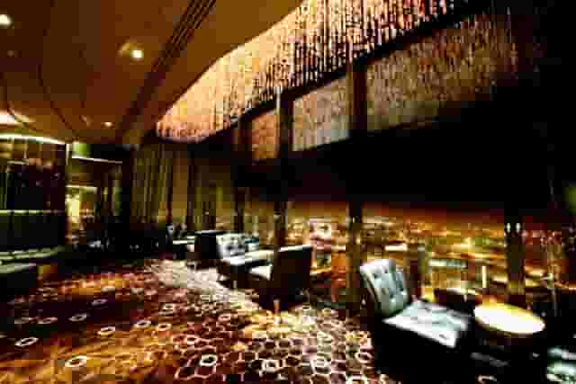 Zeus Lounge