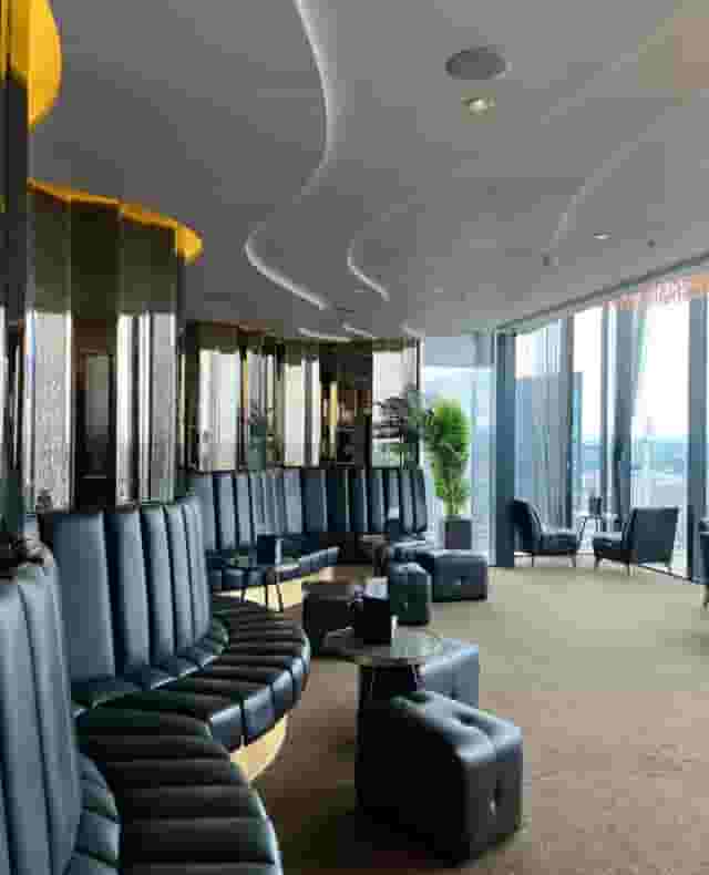 Zeus Lounge