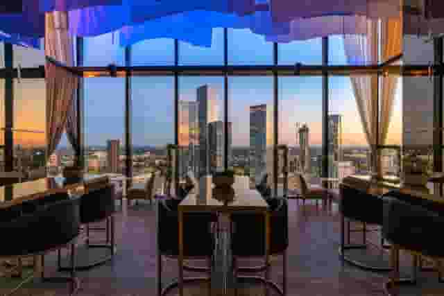 Zeus Lounge