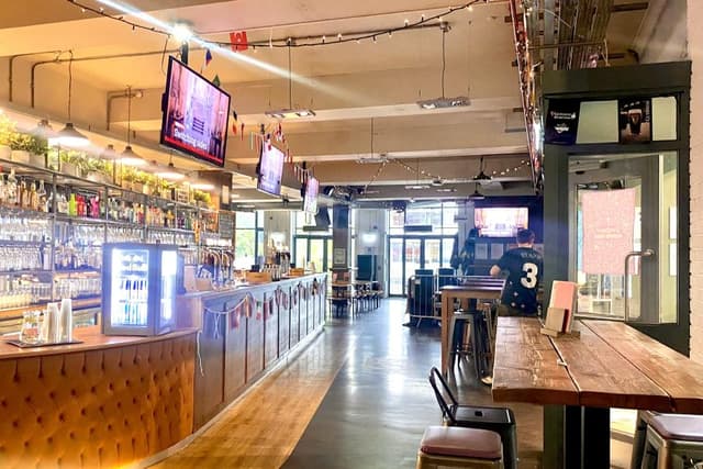 532 Bar + Kitchen