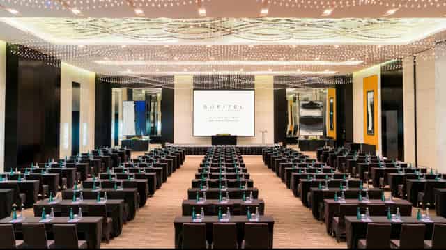 Corniche Hotel Abu Dhabi