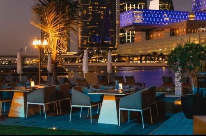 Restaurants in Beach Rotana, Tourist ...