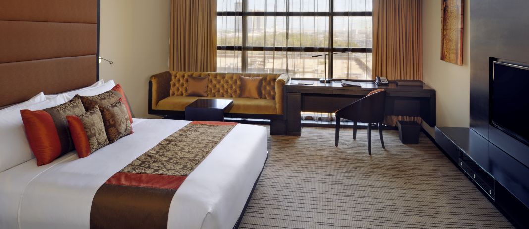 Deluxe Rooms at Southern Sun Abu Dhabi ...