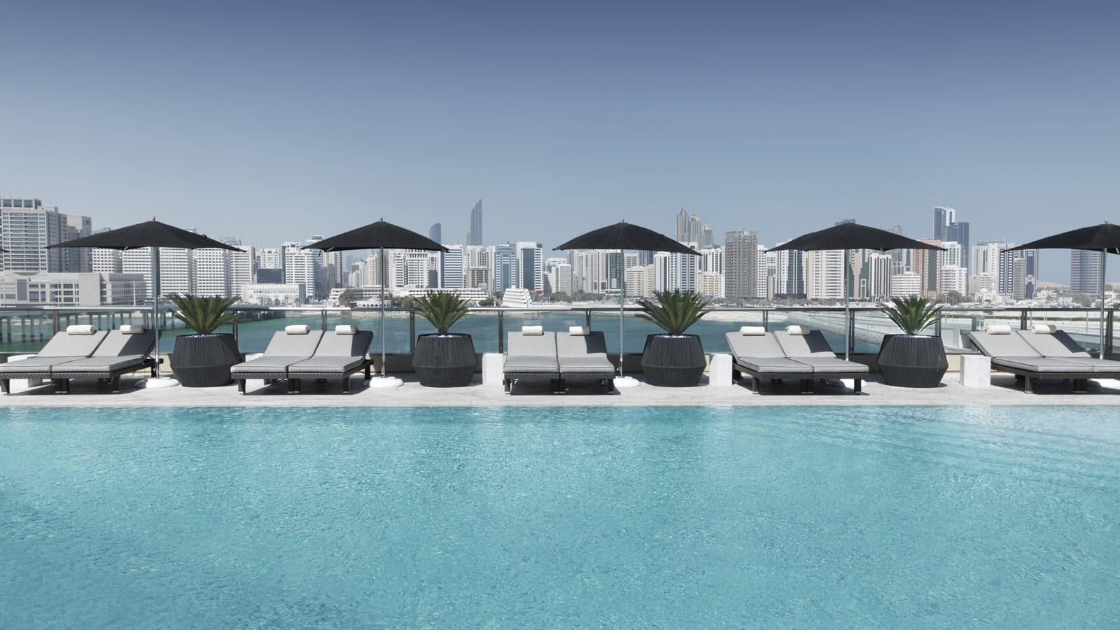 Four Seasons Hotel Abu Dhabi ...