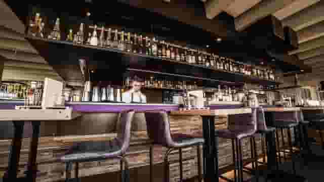 Cocktail bar