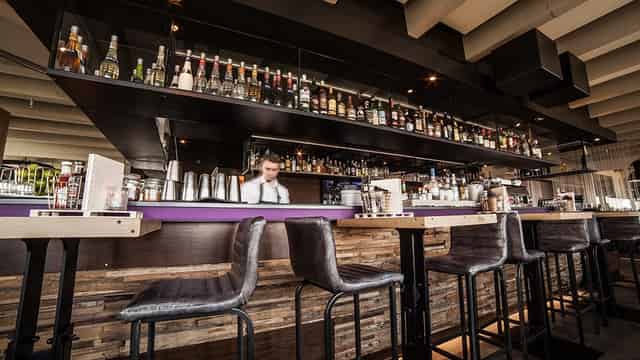 Cocktail bar