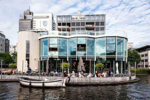 Stylish Torenkamer venue by water, ideal for corporate events and gatherings.
