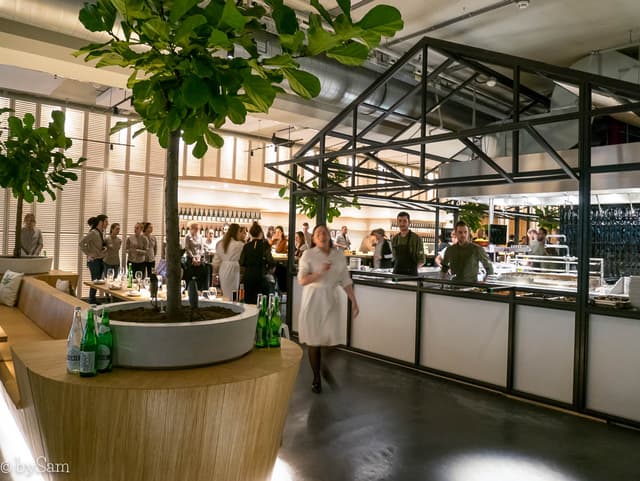 Cocktail bar