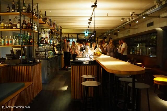 Cocktail bar