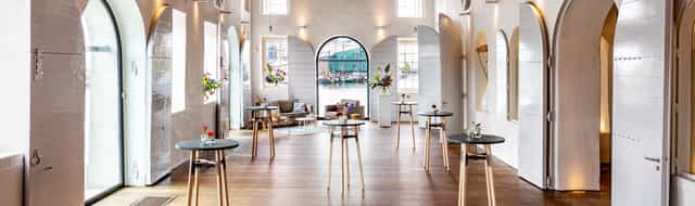 Chamber 't IJ in Het Scheepvaartmuseum: modern venue for receptions and events.