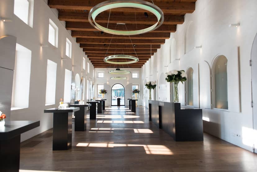 Sleek modern event space in Het Scheepvaartmuseum with elegant décor and natural light