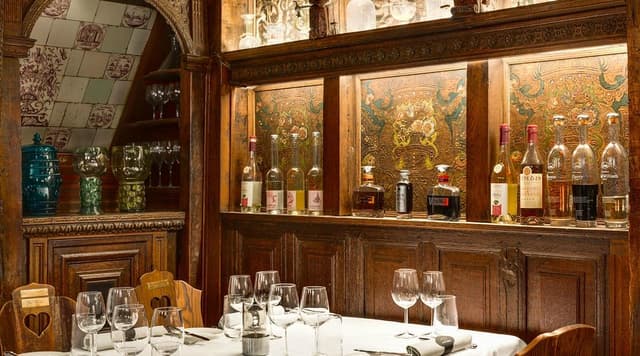 Glass Room