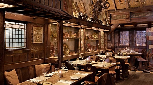 The Binnenhof Room