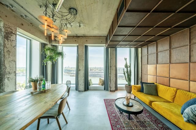 Meeting Rooms