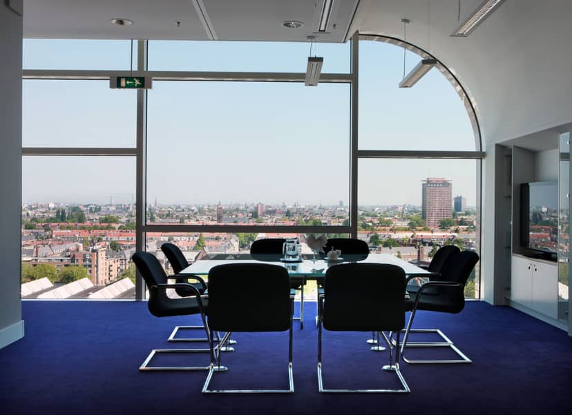Modern Elicium meeting room with skyline view, perfect for conferences in Amsterdam.