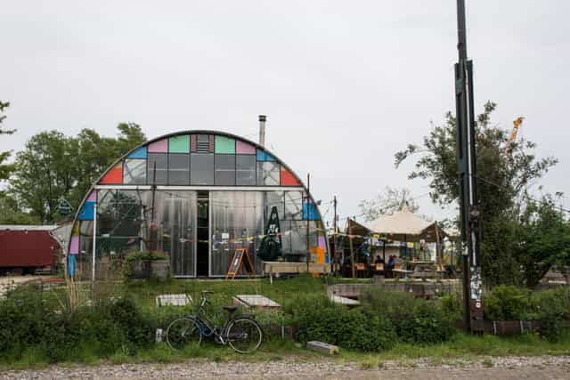 Café Noorderlicht with arched design and colorful glass, perfect for creative events.