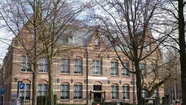 P.C. Hooft Salon, elegant venue for intimate meetings and corporate retreats in Amsterdam.