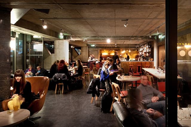 American Bar Restaurant