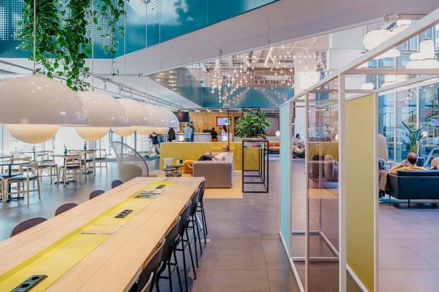 Modern meeting room at Hotel Casa, featuring flexible seating for collaborative events.