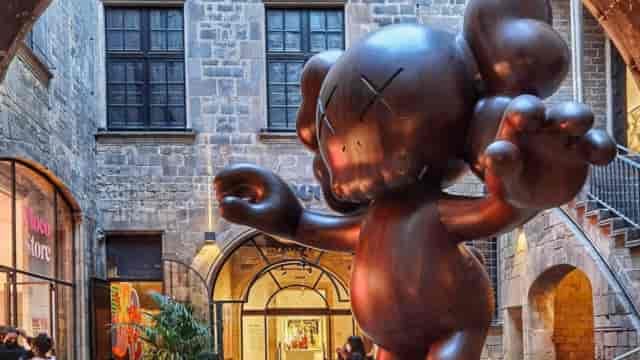 Oversized sculpture at Moco Museum, perfect for events and networking opportunities.