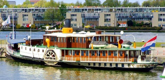 Charming riverboat venue Radersalon in Kapitein Anna for events and retreats.