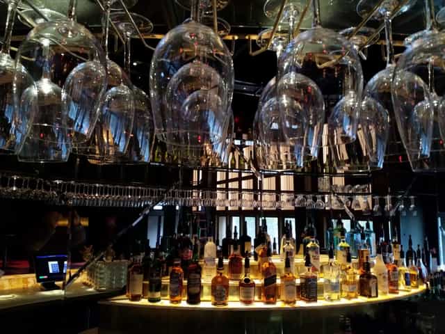 Elegant bar in Royal Room, De Kroon - ideal for receptions and networking events.