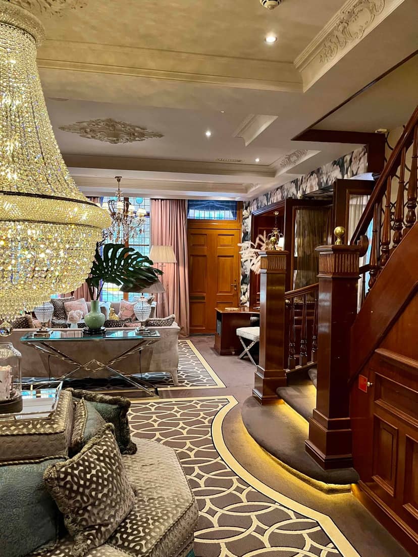 Luxurious event space at Hotel Estheréa with chandelier, ideal for upscale gatherings.