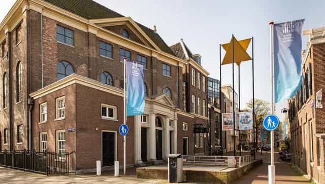 Museum Café in Jewish Cultural Quarter: modern venue for corporate events and workshops.