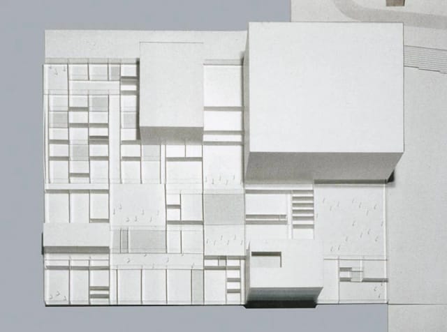 Modern scale model of abstract event venue at Kunstlinie, ideal for creative layouts.