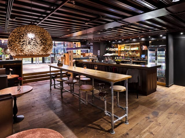 Bar