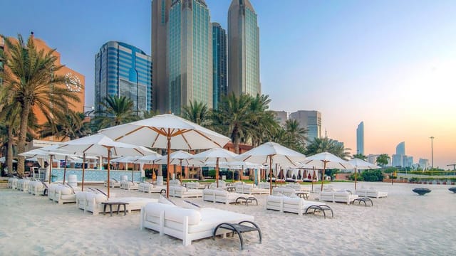 Arzanah Ballroom: elegant beachside venue for corporate retreats and celebrations.