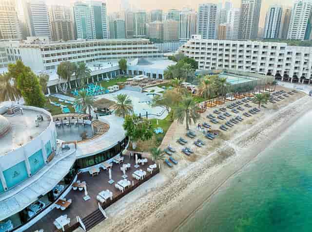 Luxurious beachfront hotel venue in Abu Dhabi, ideal for events and meetings.