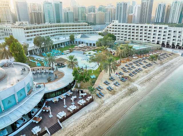 Luxurious beachfront hotel venue in Abu Dhabi, ideal for events and meetings.
