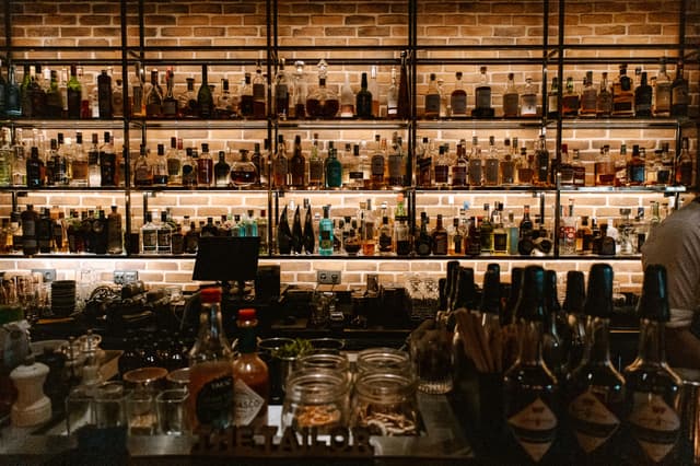 Bar The Tailor