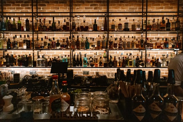 Bar The Tailor at Anantara Grand Hotel, stylish bar ideal for networking events.