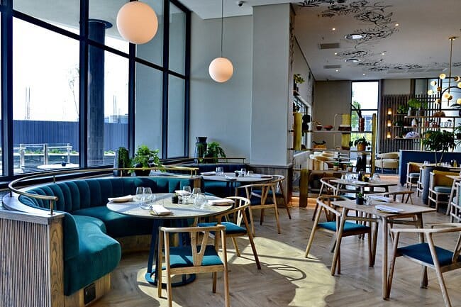 Stylish restaurant space in Courtyard Hotel Waterfall City for events and meetings.
