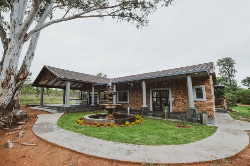 Team Building Venue in Riverside with rustic charm, perfect for weddings and corporate retreats.