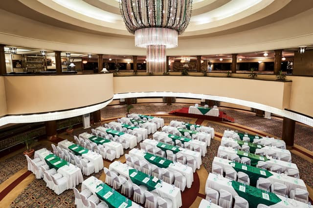 Safari Park Hotel & Casino