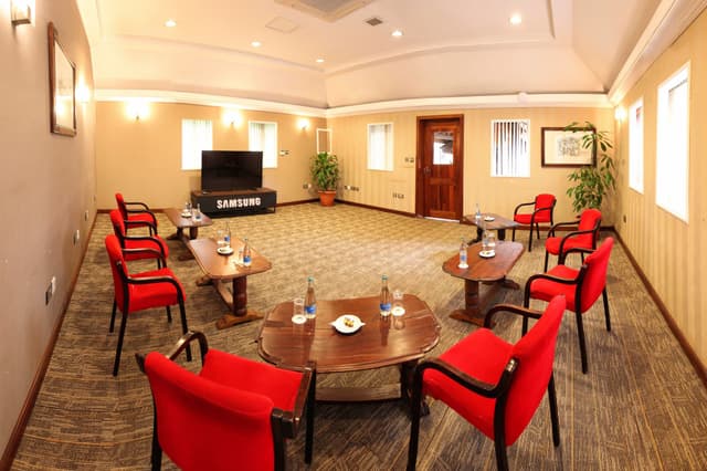 Safari Park Hotel & Casino
