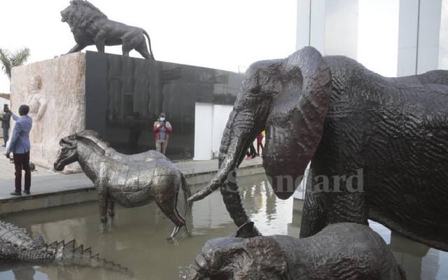 Outdoor General Galleries with animal sculptures at Uhuru Gardens for unique events.