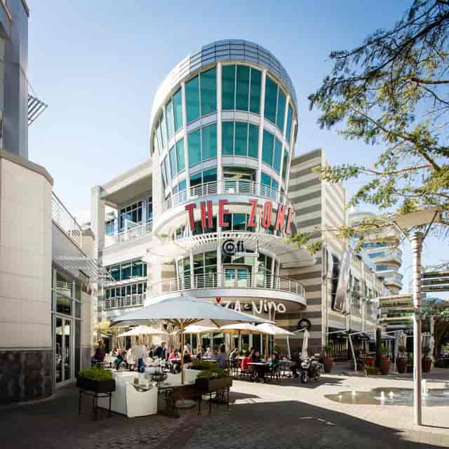 Vibrant Exhibition Space in Rosebank, perfect for meetings and events. Modern architecture.