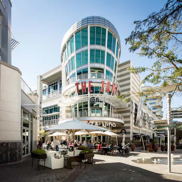 Vibrant Exhibition Space in Rosebank, perfect for meetings and events. Modern architecture.